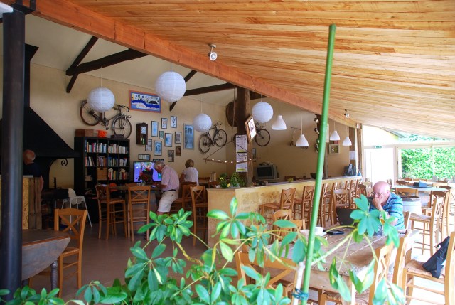 The Bar and Seating area at Le Capeyrou