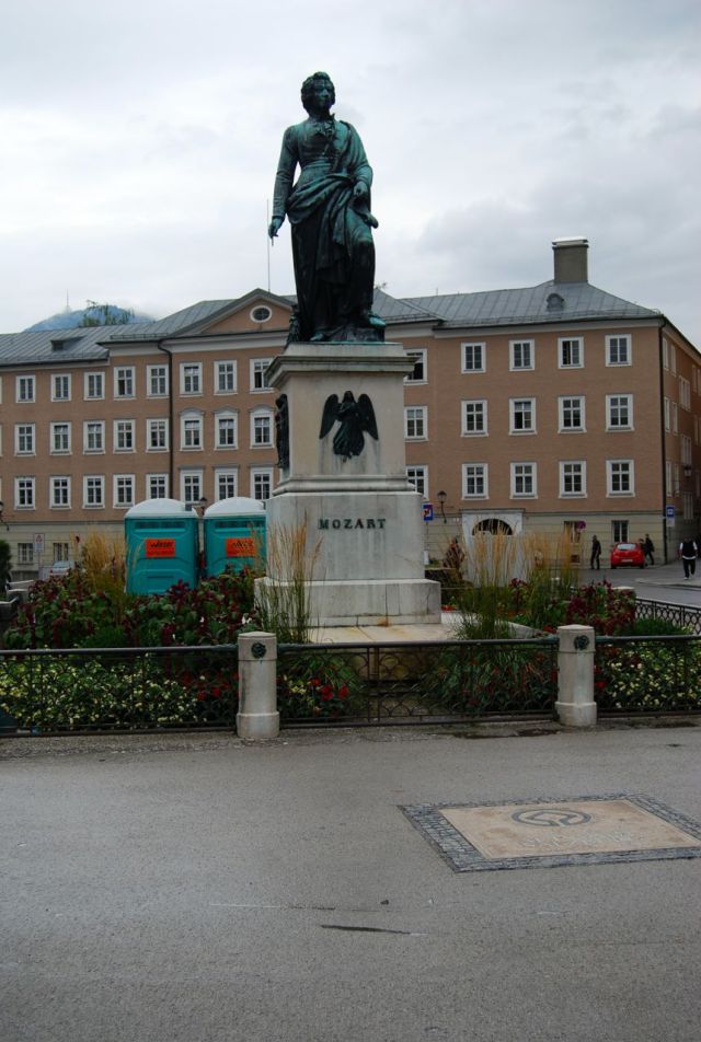 Mozart Statue