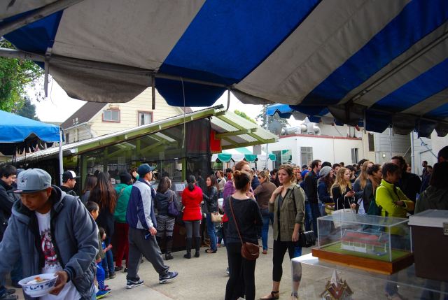 Crowds at Thai Temple