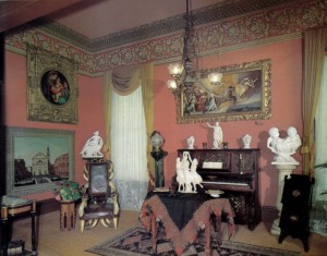 hewes_art_gallery-300x235