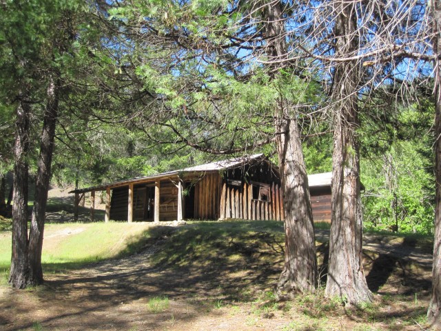 Whiskey Creek Cabin