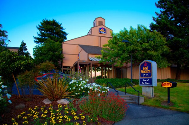 best-western-plus-inn-at-the-vines-exterior-at-california