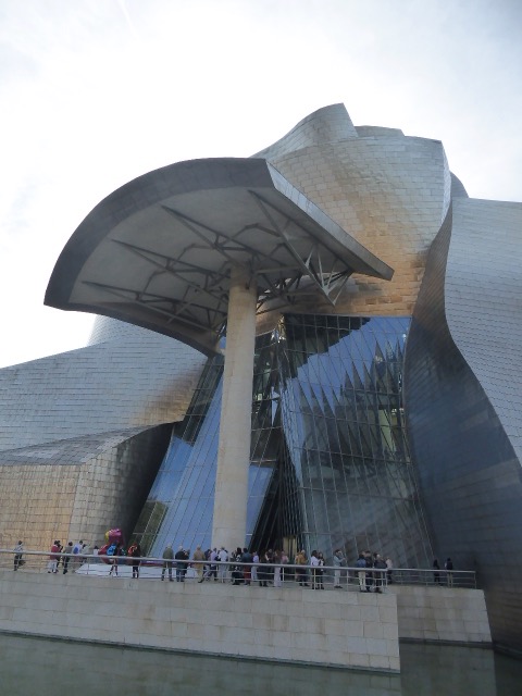 Guggenheim River Side