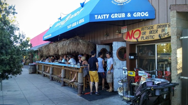 Pizza Port Front Patio