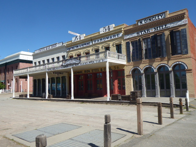 Hardware and Star Mill