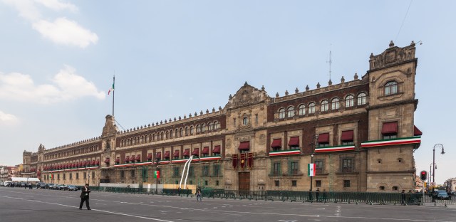 Palacio_Nacional,_México_D.F.,_México,_2013-10-16,_DD_119